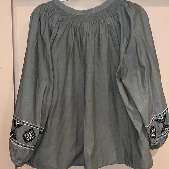 Time and Tru boho style army green blouse with embroidery size XXL - Picture 6 of 7